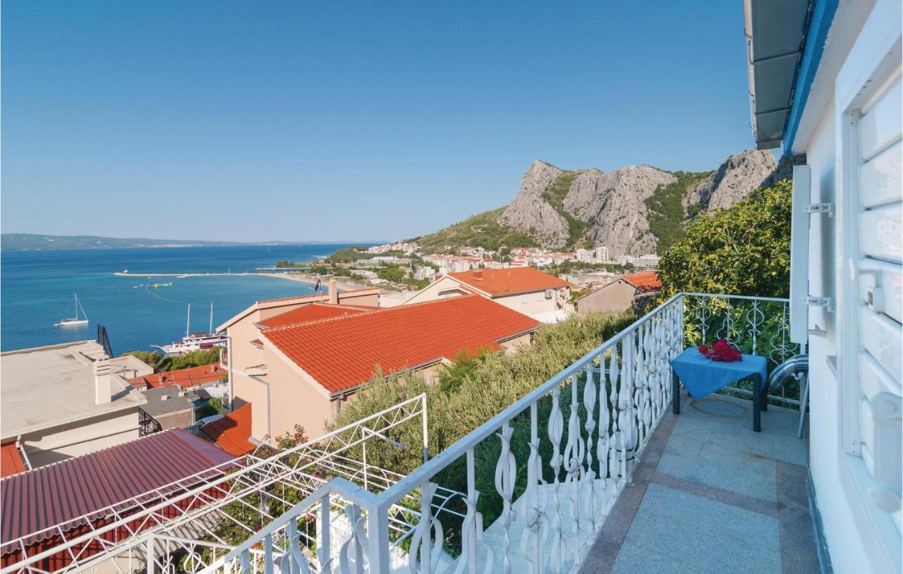 Gorgeous Apartment In Omis With House Sea View Buitenkant foto