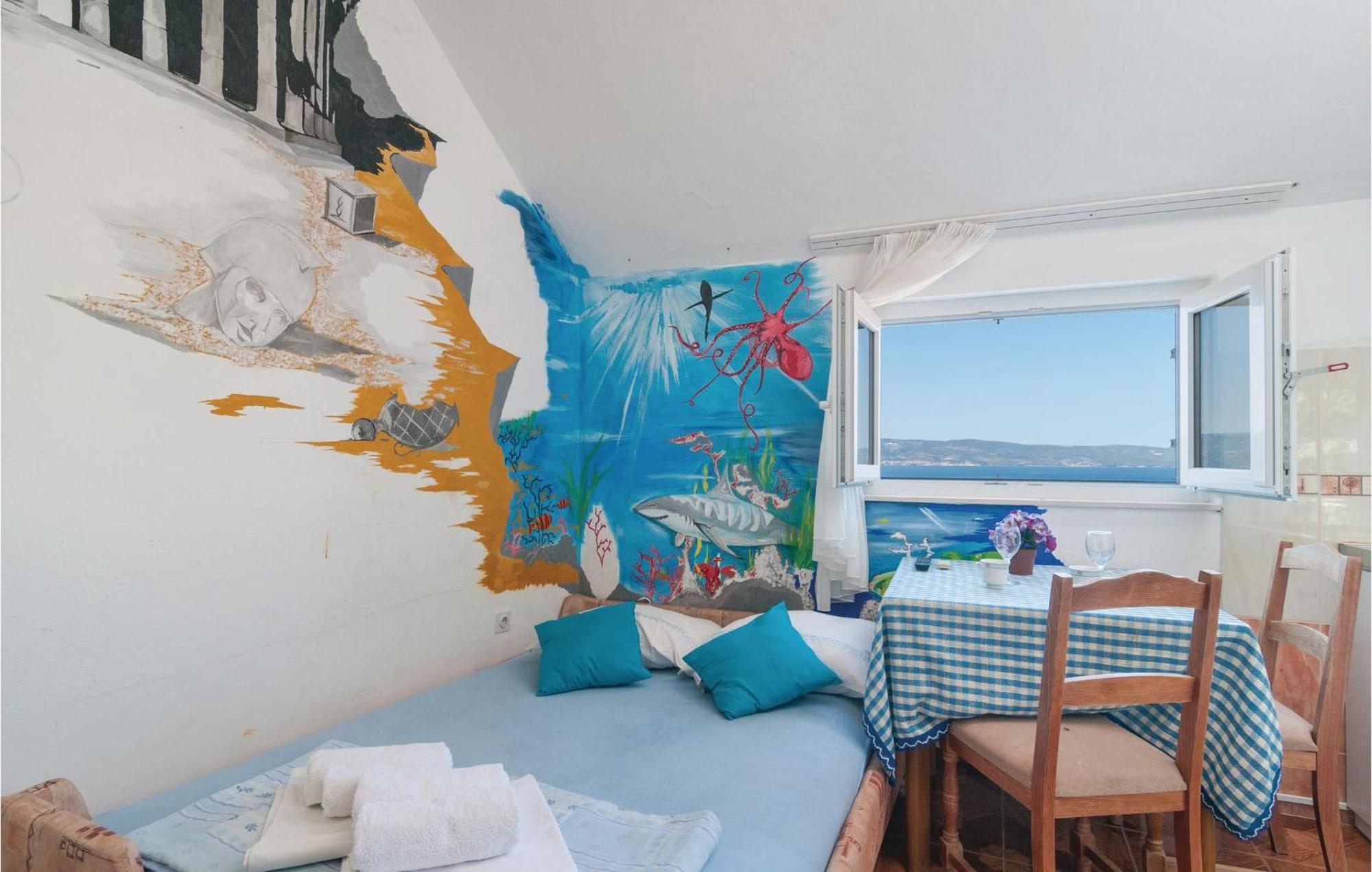 Gorgeous Apartment In Omis With House Sea View Buitenkant foto