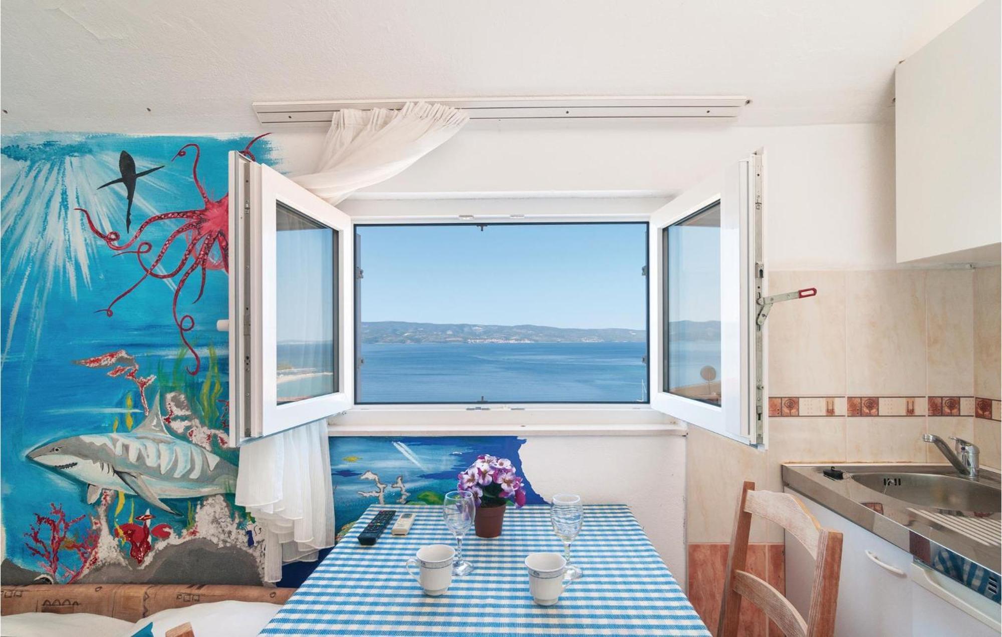 Gorgeous Apartment In Omis With House Sea View Buitenkant foto