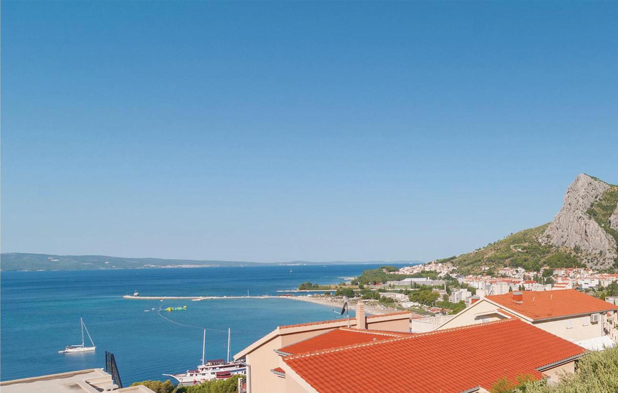 Gorgeous Apartment In Omis With House Sea View Buitenkant foto